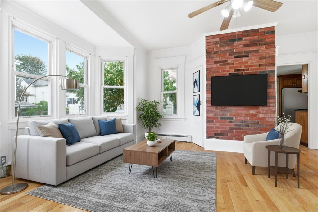 34 Page St, Malden, Massachusetts, 4 Bedrooms Bedrooms, 5 Rooms Rooms,1 BathroomBathrooms,Residential Lease,For Rent,Page St,73447805