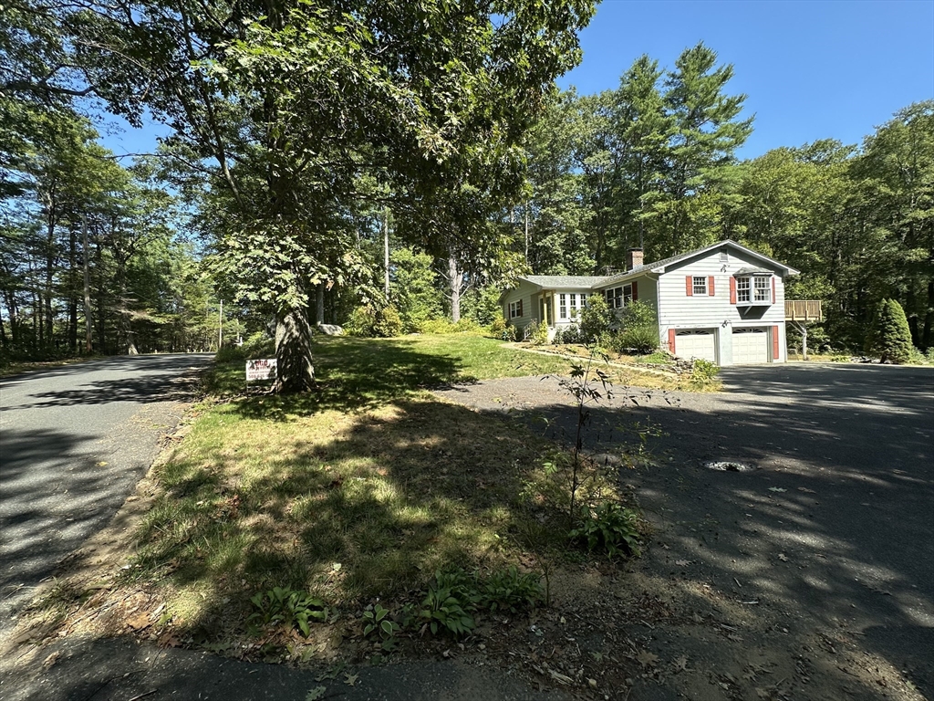 9 Pierce Road, West Brookfield, Massachusetts, 2 Bedrooms Bedrooms, 5 Rooms Rooms,2 BathroomsBathrooms,Residential Lease,For Rent,Pierce Road,73463286