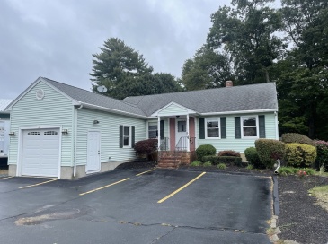 4 Harding St, Lakeville, Massachusetts, 3 Bedrooms Bedrooms, 5 Rooms Rooms,1.5 BathroomsBathrooms,Residential Lease,For Rent,Harding St,73463322