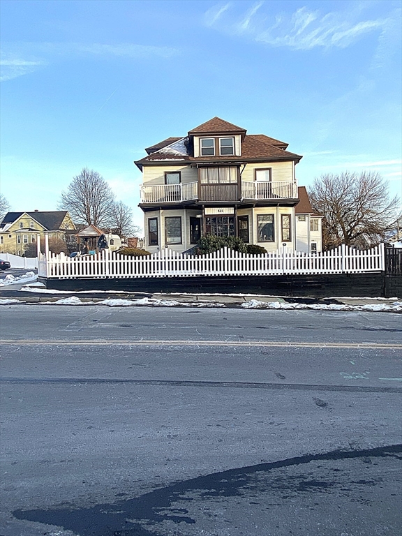521 Liberty St, Springfield, Massachusetts, 6 Bedrooms Bedrooms, 9 Rooms Rooms,2 BathroomsBathrooms,Residential,For Sale,Liberty St,73463319