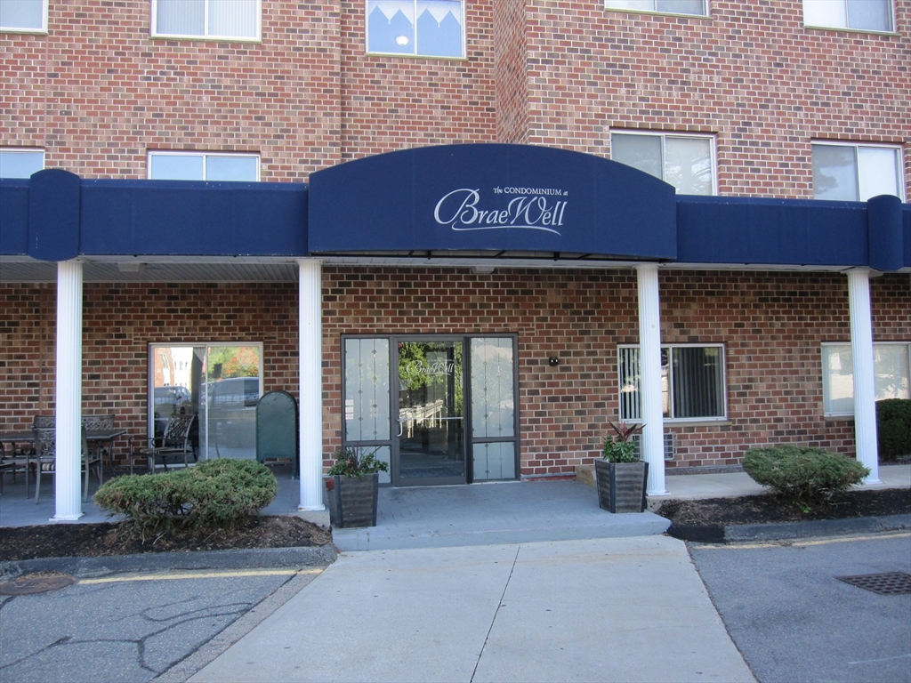 230 Willard St, Quincy, Massachusetts, 2 Bedrooms Bedrooms, 5 Rooms Rooms,2 BathroomsBathrooms,Residential Lease,For Rent,Willard St,73463341