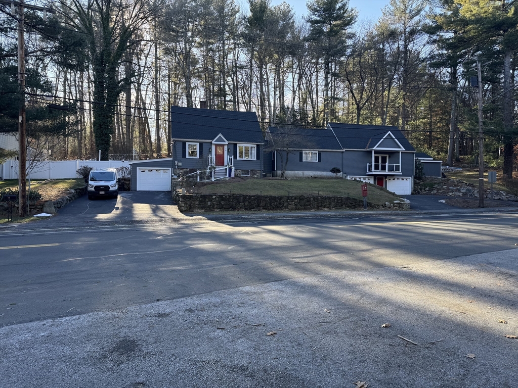 79 Burlington Rd, Bedford, Massachusetts, 3 Bedrooms Bedrooms, 7 Rooms Rooms,2.5 BathroomsBathrooms,Residential,For Sale,Burlington Rd,73463362