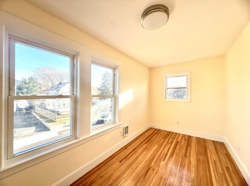 135 Independence Ave, Quincy, Massachusetts, 2 Bedrooms Bedrooms, 5 Rooms Rooms,1 BathroomBathrooms,Residential Lease,For Rent,Independence Ave,73460596