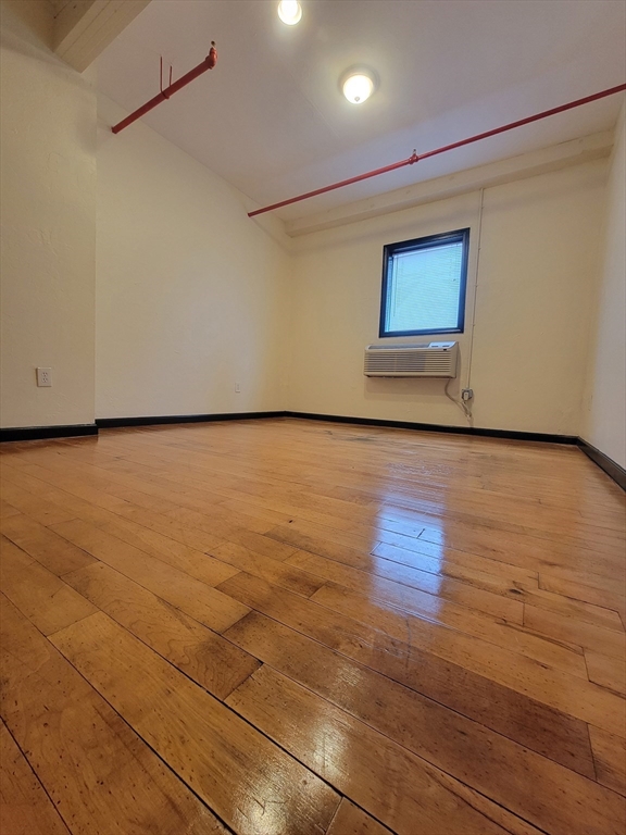 33 Dover St, Brockton, Massachusetts, ,Commercial Lease,For Rent,Dover St,73463400