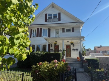 10 Bradford St., Quincy, Massachusetts, 2 Bedrooms Bedrooms, 5 Rooms Rooms,1 BathroomBathrooms,Residential Lease,For Rent,Bradford St.,73455076