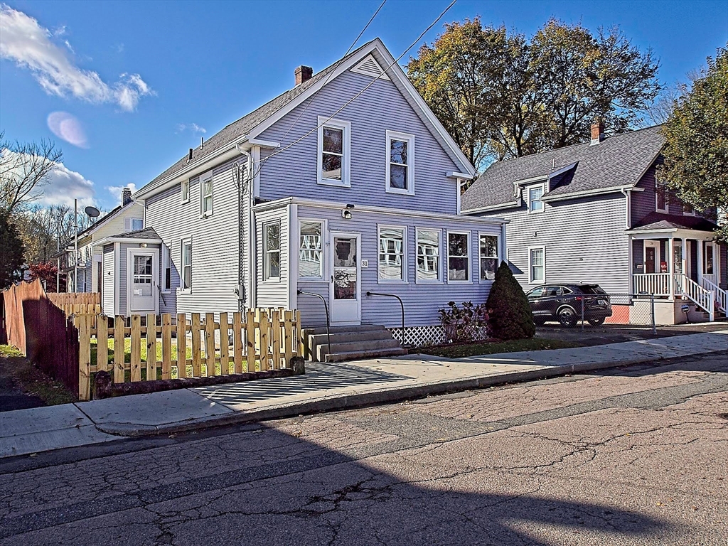 31 Orange St, Attleboro, Massachusetts, 3 Bedrooms Bedrooms, 6 Rooms Rooms,1.5 BathroomsBathrooms,Residential,For Sale,Orange St,73451188