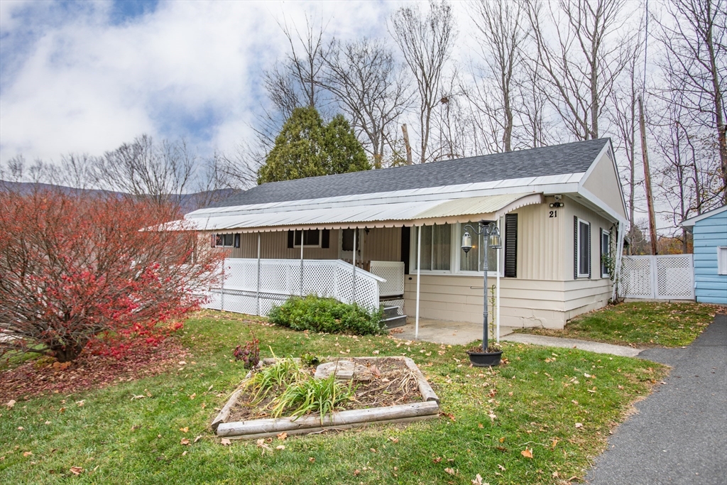 21 Overlook Ter, Adams, Massachusetts, 3 Bedrooms Bedrooms, 5 Rooms Rooms,1.5 BathroomsBathrooms,Residential,For Sale,Overlook Ter,73453165