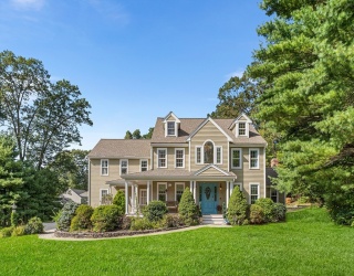 1 Jonathans Way, Upton, Massachusetts, 4 Bedrooms Bedrooms, 11 Rooms Rooms,2.5 BathroomsBathrooms,Residential,For Sale,Jonathans Way,73434479