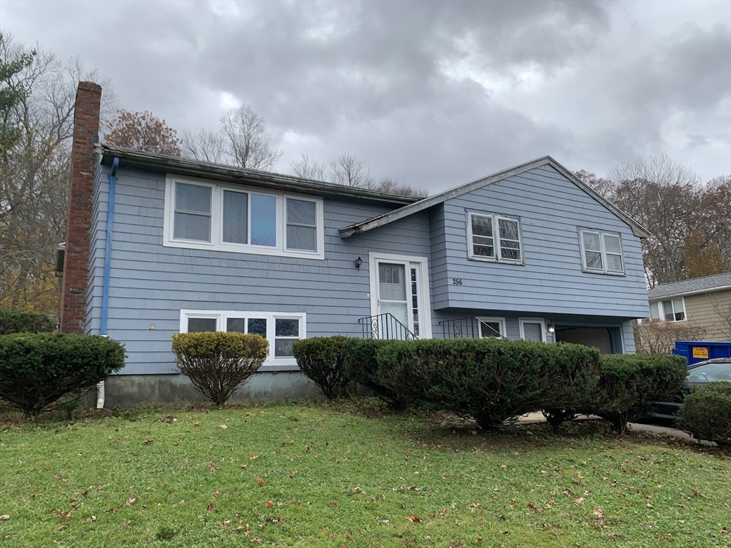 256 Evergreen Ave, Braintree, Massachusetts, 3 Bedrooms Bedrooms, 7 Rooms Rooms,2 BathroomsBathrooms,Residential,For Sale,Evergreen Ave,73454832