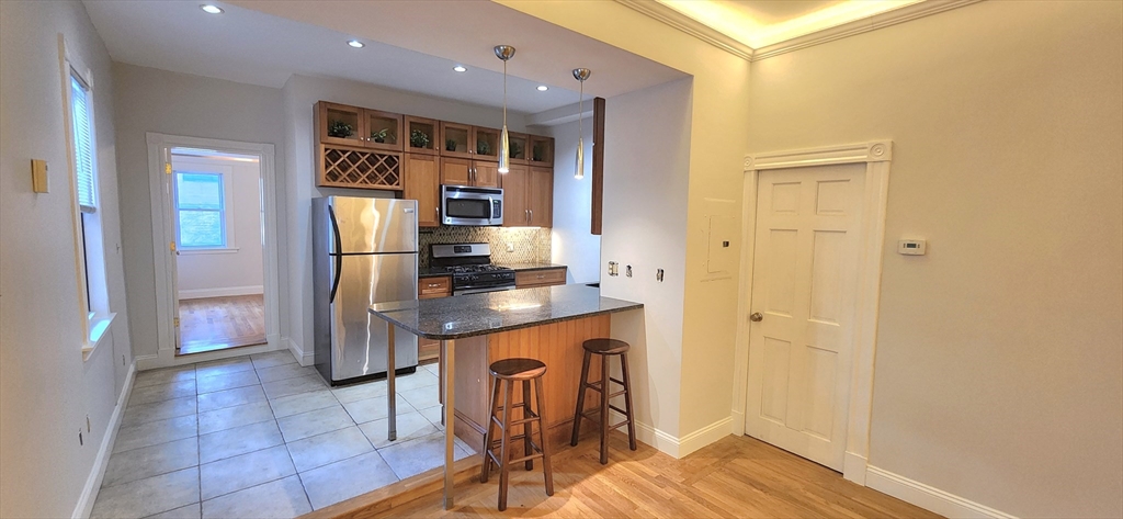 191 Maverick, Boston, Massachusetts, 2 Bedrooms Bedrooms, 4 Rooms Rooms,1 BathroomBathrooms,Residential Lease,For Rent,Maverick,73455665