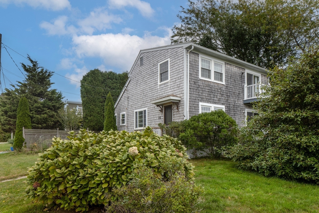 15 Baxter Ave, Fairhaven, Massachusetts, 2 Bedrooms Bedrooms, 4 Rooms Rooms,1.5 BathroomsBathrooms,Residential,For Sale,Baxter Ave,73439620