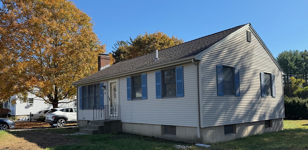 4 Munroe Dr, Plainville, Massachusetts, 2 Bedrooms Bedrooms, 5 Rooms Rooms,1 BathroomBathrooms,Residential,For Sale,Munroe Dr,73448457