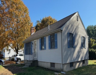 4 Munroe Dr, Plainville, Massachusetts, 2 Bedrooms Bedrooms, 5 Rooms Rooms,1 BathroomBathrooms,Residential,For Sale,Munroe Dr,73448457