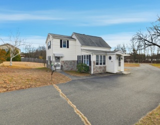 1601 Westover Rd, Chicopee, Massachusetts, 3 Bedrooms Bedrooms, 8 Rooms Rooms,2 BathroomsBathrooms,Residential,For Sale,Westover Rd,73457939