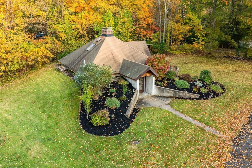 57 Liberty St, Hanson, Massachusetts, 1 Bedroom Bedrooms, 5 Rooms Rooms,1 BathroomBathrooms,Residential,For Sale,Liberty St,73450909