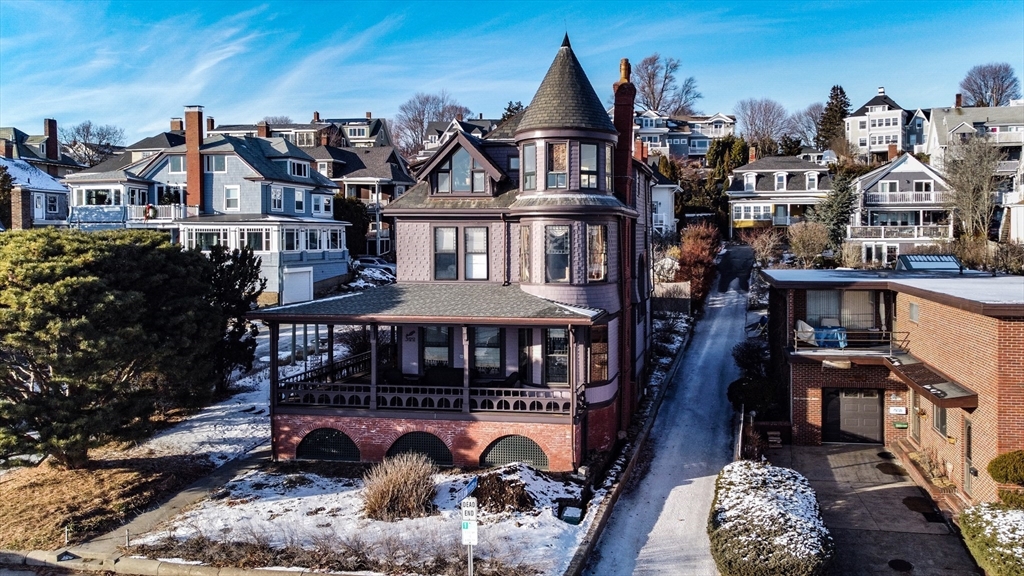 322 Humphrey Street, Swampscott, Massachusetts, 1 Bedroom Bedrooms, 4 Rooms Rooms,1 BathroomBathrooms,Residential Lease,For Rent,Humphrey Street,73463484