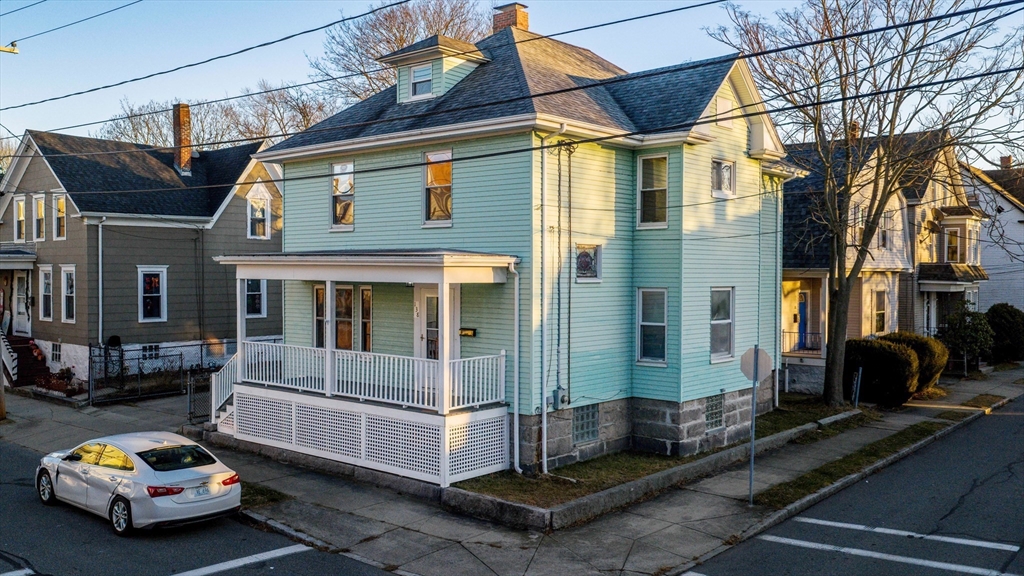 138 Willis St, New Bedford, Massachusetts, 5 Bedrooms Bedrooms, 8 Rooms Rooms,1.5 BathroomsBathrooms,Residential,For Sale,Willis St,73463498