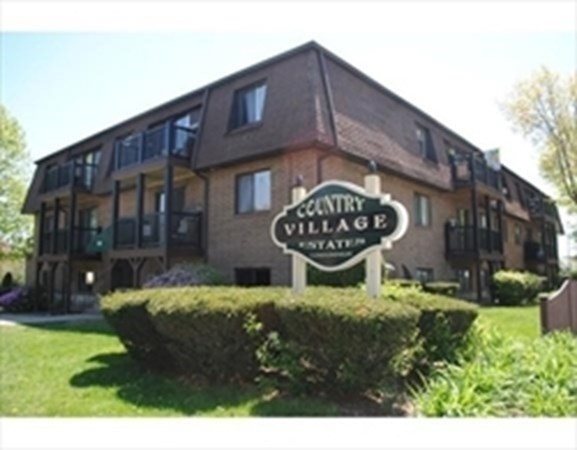 816 County St, Taunton, Massachusetts, 2 Bedrooms Bedrooms, 4 Rooms Rooms,1 BathroomBathrooms,Residential Lease,For Rent,County St,73463528