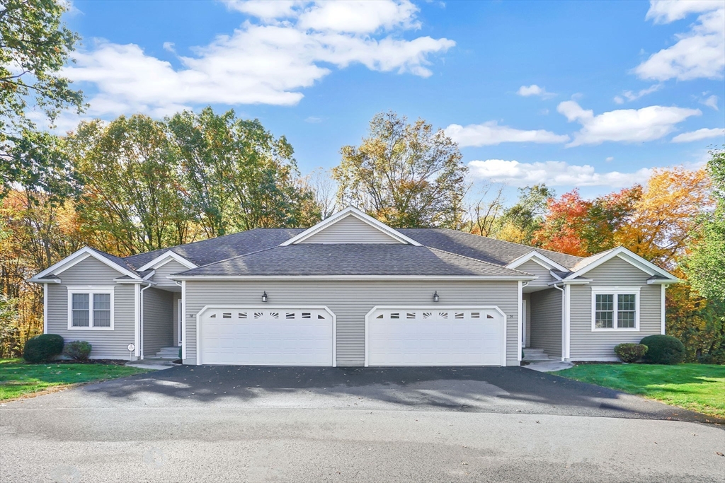 74 Elmcrest Dr, Chicopee, Massachusetts, 3 Bedrooms Bedrooms, 7 Rooms Rooms,3 BathroomsBathrooms,Residential,For Sale,Elmcrest Dr,73440383