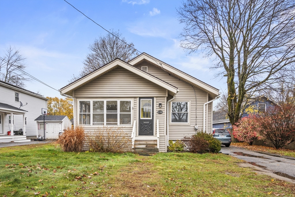 138 Main Street, Oxford, Massachusetts, 2 Bedrooms Bedrooms, 5 Rooms Rooms,1 BathroomBathrooms,Residential,For Sale,Main Street,73454023