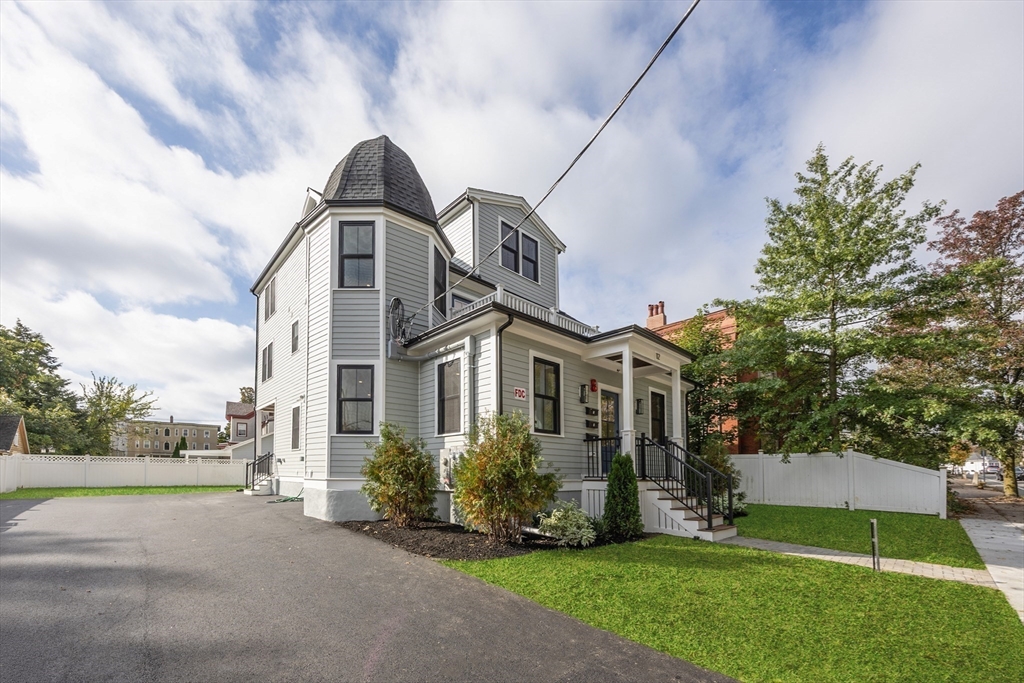 12 George St, Medford, Massachusetts, 9 Bedrooms Bedrooms, 21 Rooms Rooms,7.5 BathroomsBathrooms,Residential Income,For Sale,George St,73447614