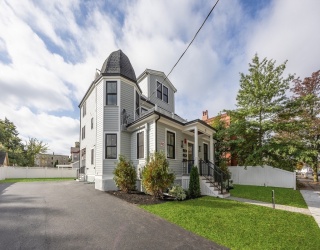 12 George St, Medford, Massachusetts, 9 Bedrooms Bedrooms, 21 Rooms Rooms,7.5 BathroomsBathrooms,Residential Income,For Sale,George St,73447614