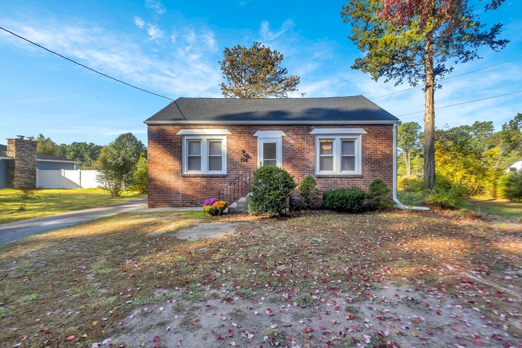 194 Lockhouse Rd, Westfield, Massachusetts, 3 Bedrooms Bedrooms, 6 Rooms Rooms,1 BathroomBathrooms,Residential,For Sale,Lockhouse Rd,73440567