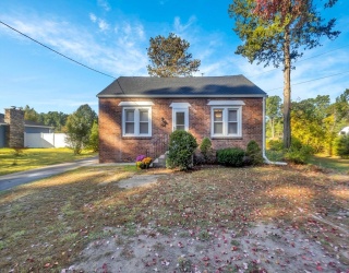 194 Lockhouse Rd, Westfield, Massachusetts, 3 Bedrooms Bedrooms, 6 Rooms Rooms,1 BathroomBathrooms,Residential,For Sale,Lockhouse Rd,73440567