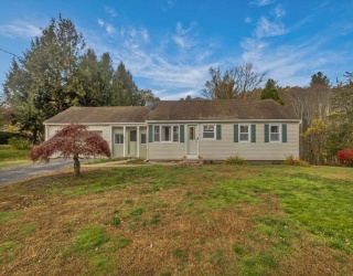 17 Bonnie View Rd, Southwick, Massachusetts, 3 Bedrooms Bedrooms, 6 Rooms Rooms,1 BathroomBathrooms,Residential,For Sale,Bonnie View Rd,73451473