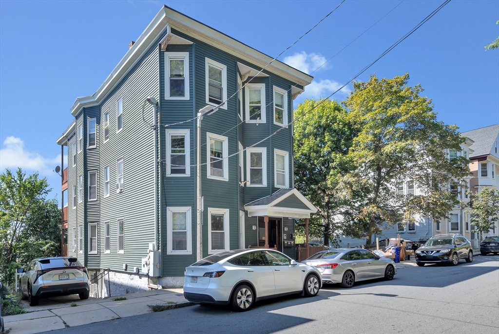 22 Fisher Avenue, Boston, Massachusetts, 14 Bedrooms Bedrooms, 23 Rooms Rooms,4 BathroomsBathrooms,Residential Income,For Sale,Fisher Avenue,73440987