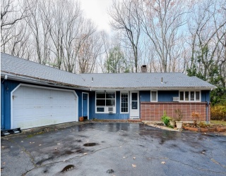 3 Oakridge Road, Holden, Massachusetts, 3 Bedrooms Bedrooms, 8 Rooms Rooms,2.5 BathroomsBathrooms,Residential,For Sale,Oakridge Road,73457543