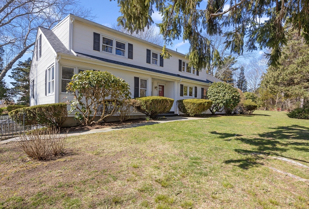 15 Coles Ln, Plymouth, Massachusetts, 6 Bedrooms Bedrooms, 9 Rooms Rooms,2.5 BathroomsBathrooms,Residential,For Sale,Coles Ln,73356880