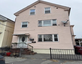 409 Moody St, Lowell, Massachusetts, 2 Bedrooms Bedrooms, 5 Rooms Rooms,1 BathroomBathrooms,Residential Lease,For Rent,Moody St,73463565