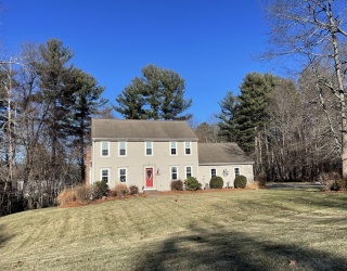 25 Dunny Cove Lane, Uxbridge, Massachusetts, 4 Bedrooms Bedrooms, 10 Rooms Rooms,2.5 BathroomsBathrooms,Residential,For Sale,Dunny Cove Lane,73463611