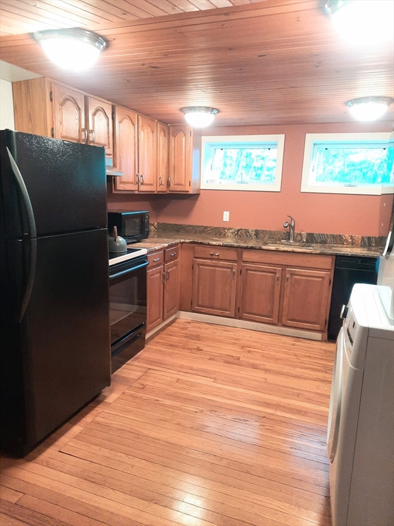 290 Elm St., Duxbury, Massachusetts, 1 Bedroom Bedrooms, 3 Rooms Rooms,1 BathroomBathrooms,Residential Lease,For Rent,Elm St.,73462363