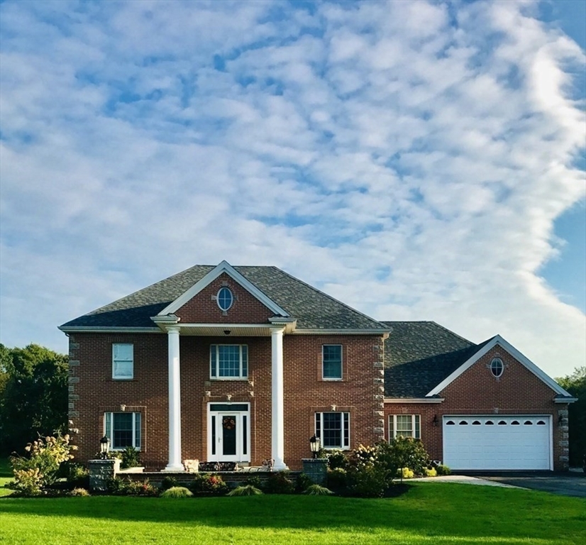 259 Lynch Ave, Somerset, Massachusetts, 4 Bedrooms Bedrooms, 10 Rooms Rooms,3 BathroomsBathrooms,Residential,For Sale,Lynch Ave,73334106