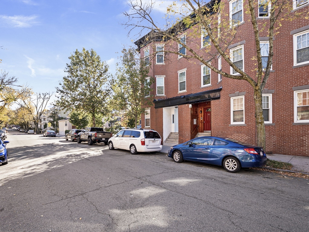 95 Florida St, Boston, Massachusetts, 2 Bedrooms Bedrooms, 5 Rooms Rooms,1 BathroomBathrooms,Residential Lease,For Rent,Florida St,73463621