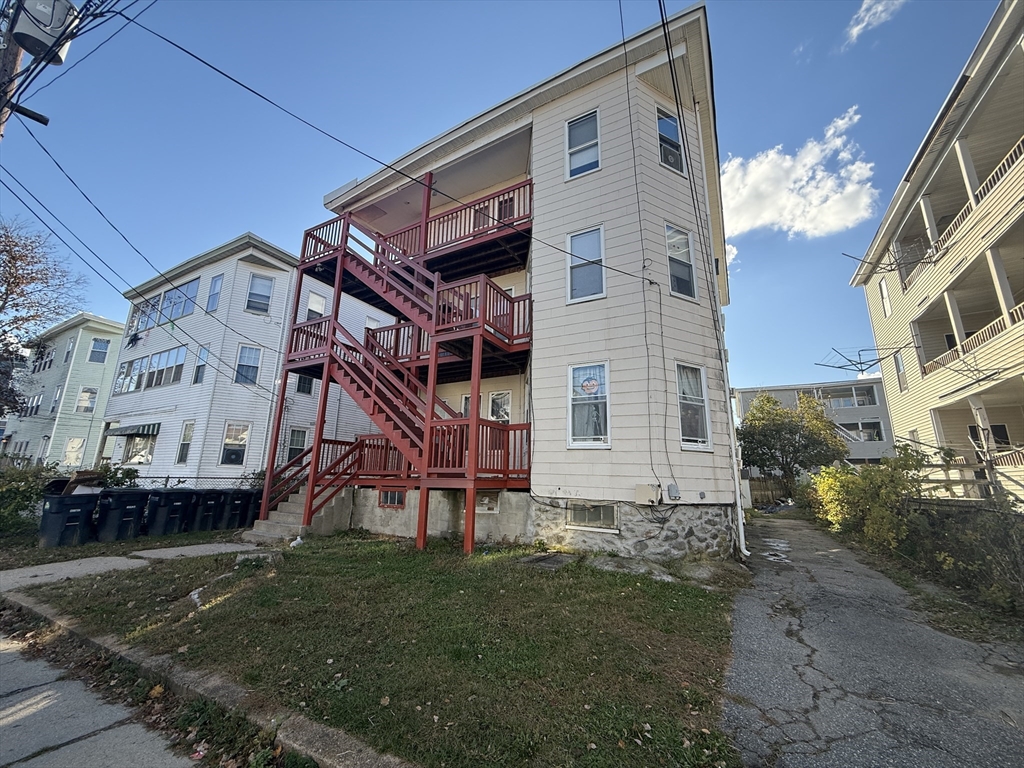 51 Green Ave, Southbridge, Massachusetts, 9 Bedrooms Bedrooms, 18 Rooms Rooms,3 BathroomsBathrooms,Residential Income,For Sale,Green Ave,73447381