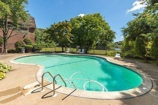 140 Kenrick Street, Boston, Massachusetts, 1 Bedroom Bedrooms, 2 Rooms Rooms,1 BathroomBathrooms,Residential Lease,For Rent,Kenrick Street,73463659