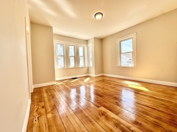 299 Cedar Street, New Bedford, Massachusetts, 2 Bedrooms Bedrooms, 4 Rooms Rooms,1 BathroomBathrooms,Residential Lease,For Rent,Cedar Street,73463660