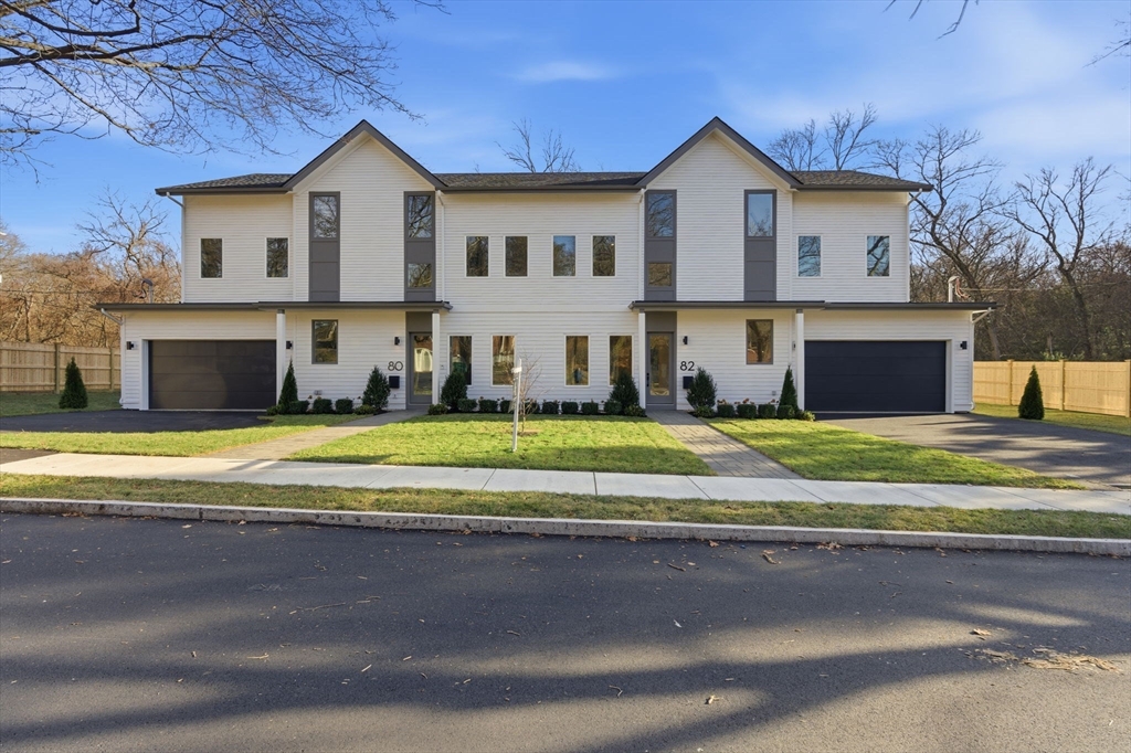 82 Louise Rd, Newton, Massachusetts, 4 Bedrooms Bedrooms, 11 Rooms Rooms,4 BathroomsBathrooms,Residential Lease,For Rent,Louise Rd,73463673