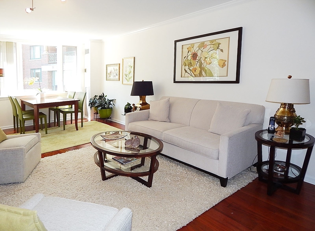 10 Rogers, Cambridge, Massachusetts, 1 Bedroom Bedrooms, 3 Rooms Rooms,1 BathroomBathrooms,Residential Lease,For Rent,Rogers,73463682