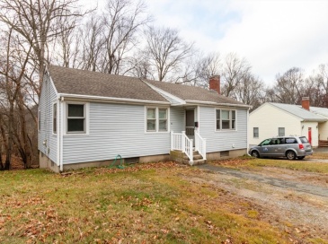 46 Cross, Randolph, Massachusetts, 3 Bedrooms Bedrooms, 6 Rooms Rooms,1 BathroomBathrooms,Residential Lease,For Rent,Cross,73461861