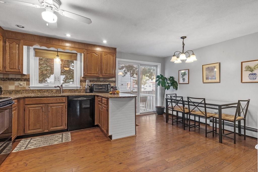 25 Eagan Pl, Peabody, Massachusetts, 2 Bedrooms Bedrooms, 6 Rooms Rooms,1.5 BathroomsBathrooms,Residential Lease,For Rent,Eagan Pl,73463724