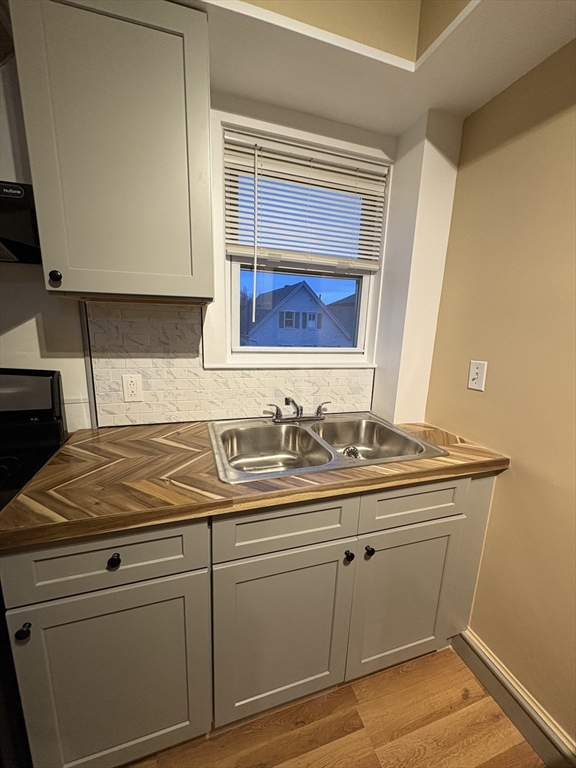 16 Harmony St, New Bedford, Massachusetts, 2 Bedrooms Bedrooms, 6 Rooms Rooms,1 BathroomBathrooms,Residential Lease,For Rent,Harmony St,73463717