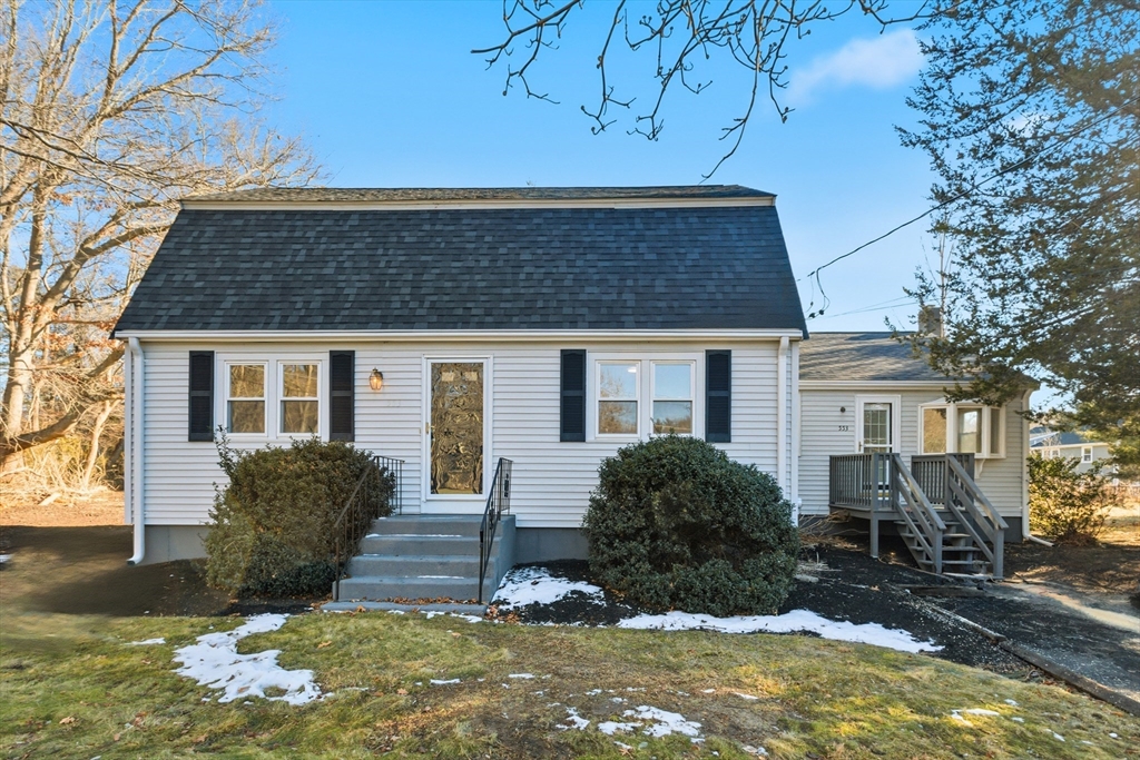 553 Union St, East Bridgewater, Massachusetts, 4 Bedrooms Bedrooms, 10 Rooms Rooms,2 BathroomsBathrooms,Residential,For Sale,Union St,73463702