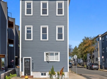300 Marginal St, Boston, Massachusetts, 2 Bedrooms Bedrooms, 4 Rooms Rooms,1 BathroomBathrooms,Residential Lease,For Rent,Marginal St,73434364
