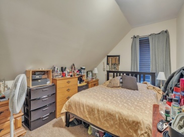 298 South Main St., Attleboro, Massachusetts, 2 Bedrooms Bedrooms, 4 Rooms Rooms,1 BathroomBathrooms,Residential Lease,For Rent,South Main St.,73447819