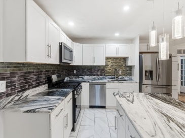 16 Floyd St, Woburn, Massachusetts, 2 Bedrooms Bedrooms, 1 Room Rooms,1 BathroomBathrooms,Residential Lease,For Rent,Floyd St,73463746