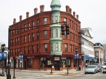 3 Forest St, Medford, Massachusetts, 1 Bedroom Bedrooms, 3 Rooms Rooms,1 BathroomBathrooms,Residential Lease,For Rent,Forest St,73463753